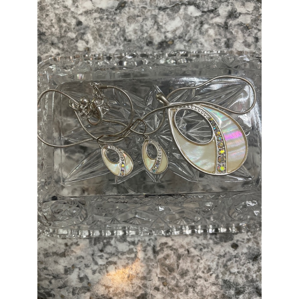 Silver Tone Mother of Pearl AB Crystal Teardrop Necklace and Earring Set 18-21in